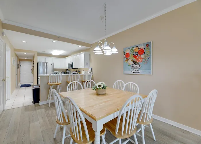 Steps To Sand! Family-friendly Ocean Getaway Holiday home *